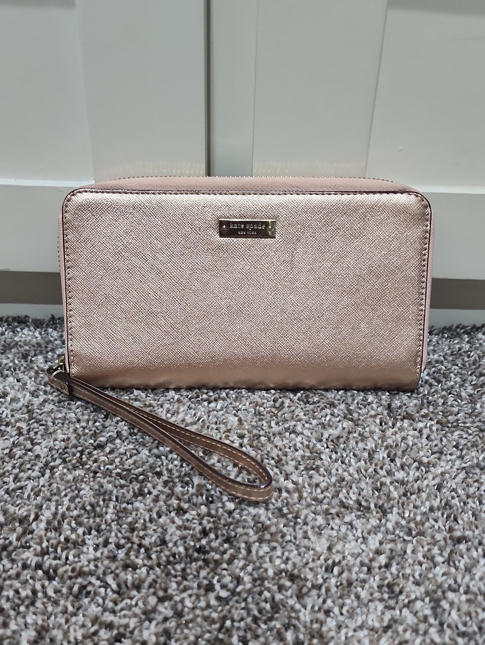 EUC Kate Spade Rose Gild Zip Around Wristlet/Wallet